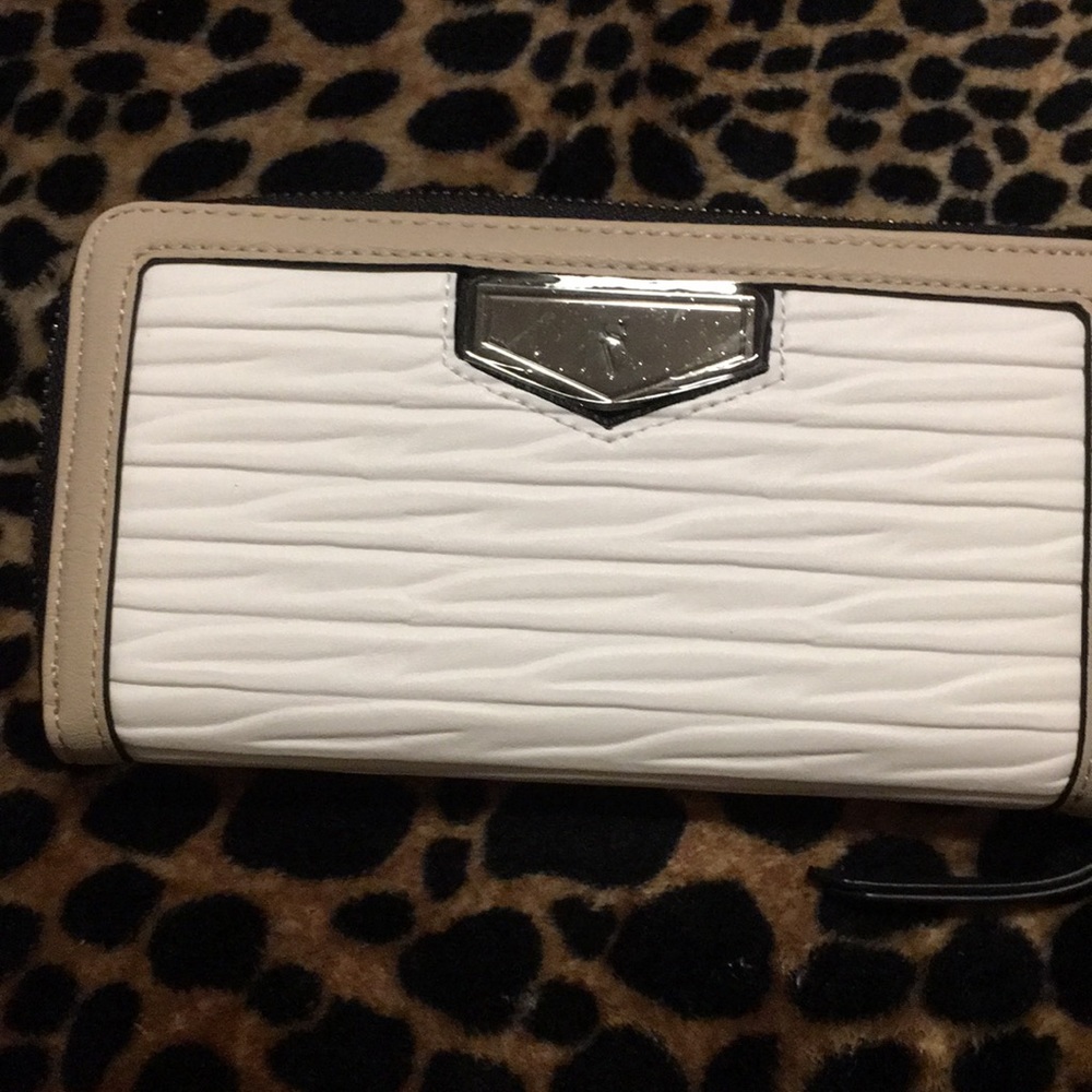 Vera Wang wallet